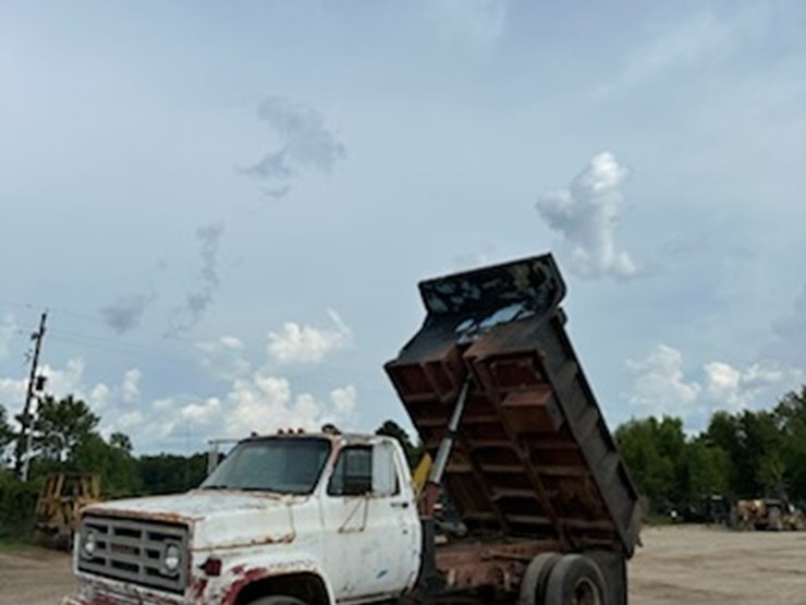 #2214-•-1981-chevy-dump-truck-image-1