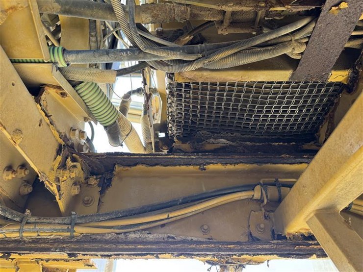 2005-john-deere-70-image-40