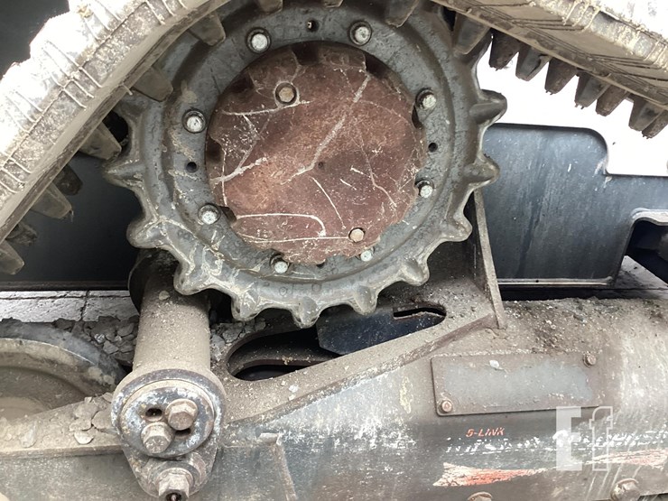 2020-bobcat-t870-image-12