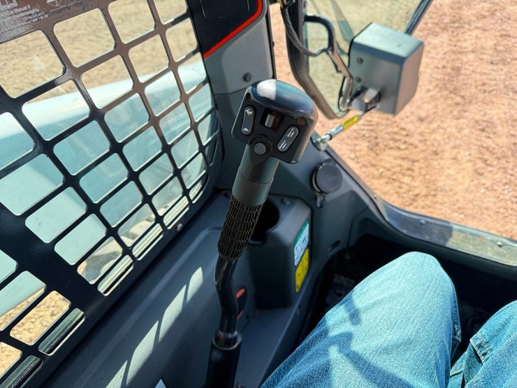 2020-bobcat-s76-image-35