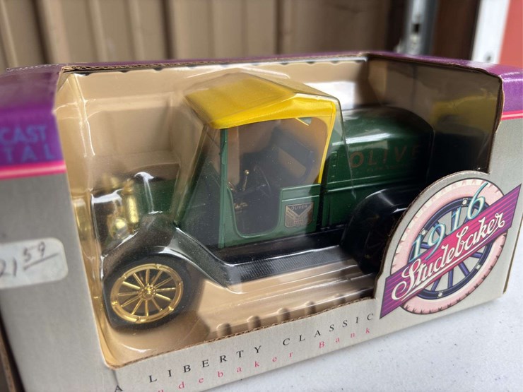 (3)-oliver-coin-banks-image-18