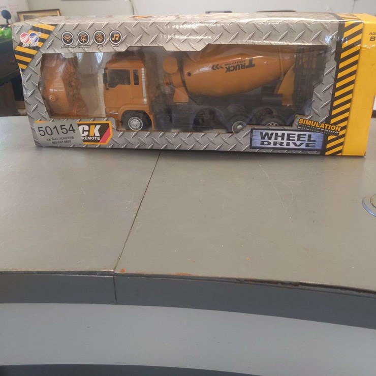 UNUSED REMOTE CONTROLLER CONCRETE TRUCK