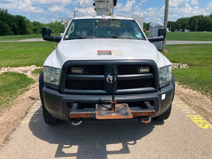 2017-ram-4500-bucket-truck-image-3