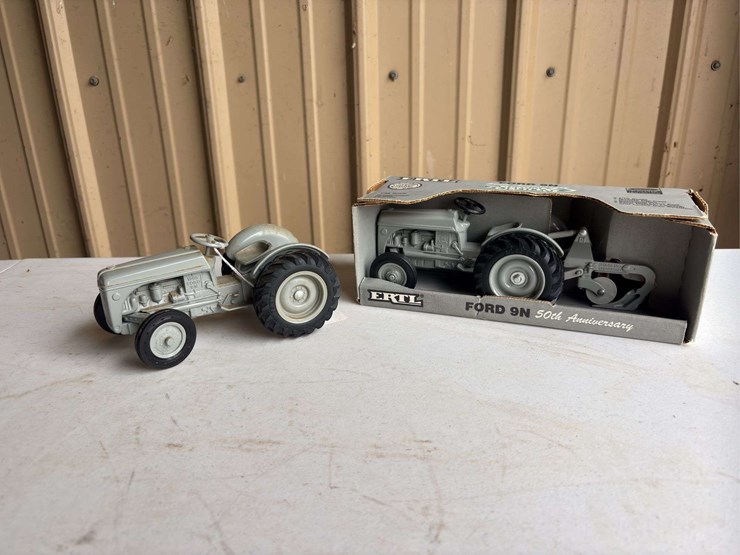 (2)-1/16-ford-9n-tractors-ertl-image-1
