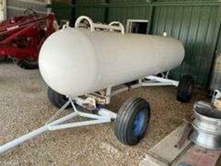 1000-gal-propane-tank-on-running-gear-image-1