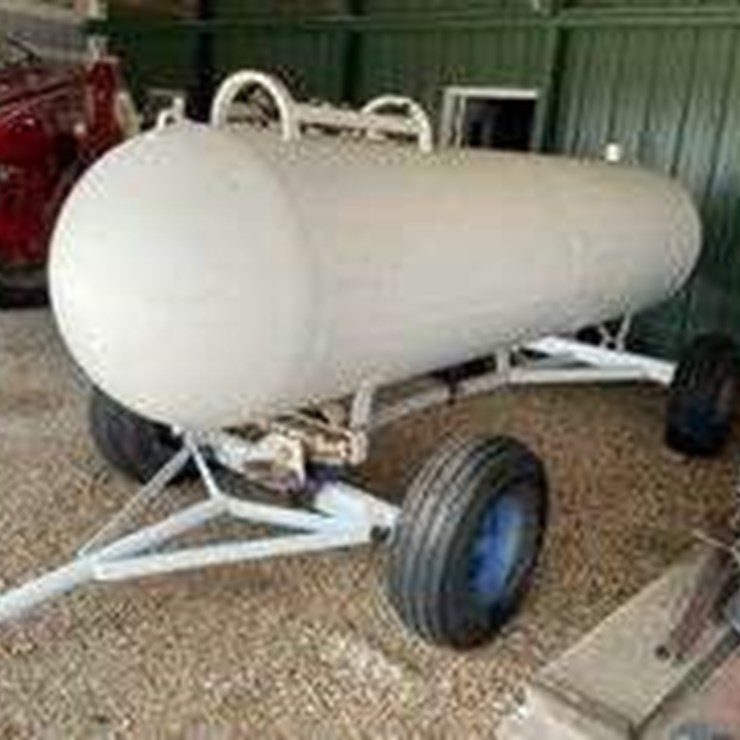 1000-gal Propane Tank on running gear