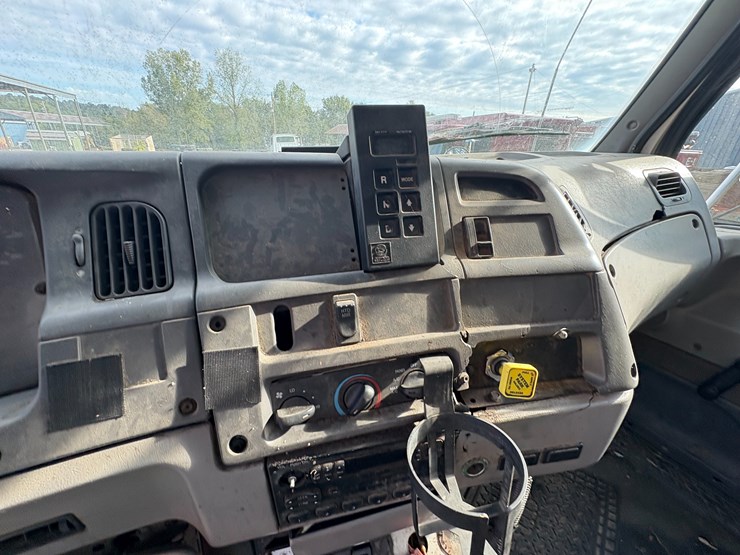 1998-ford-l8513-image-67