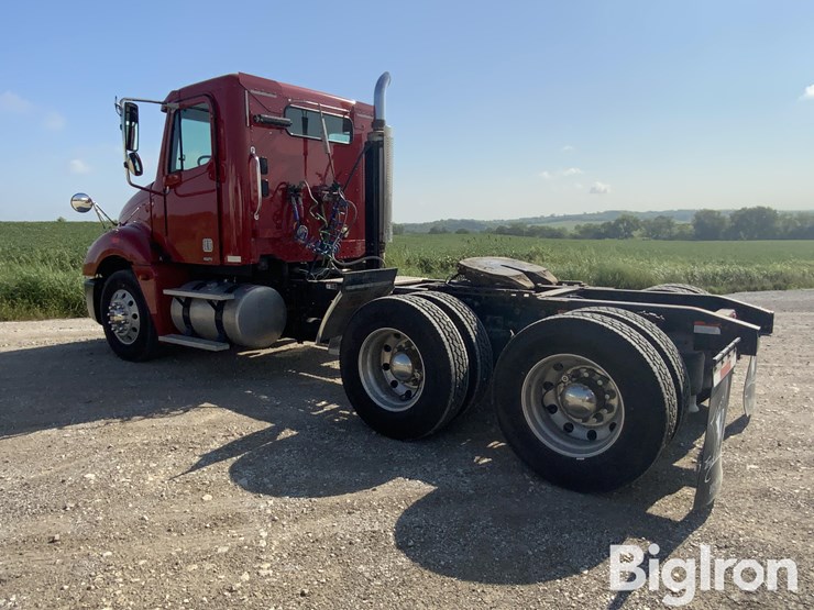 2006-freightliner-columbia-120-image-6