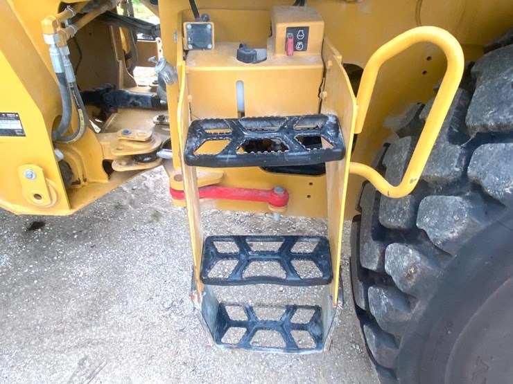2021-caterpillar-926m-image-29