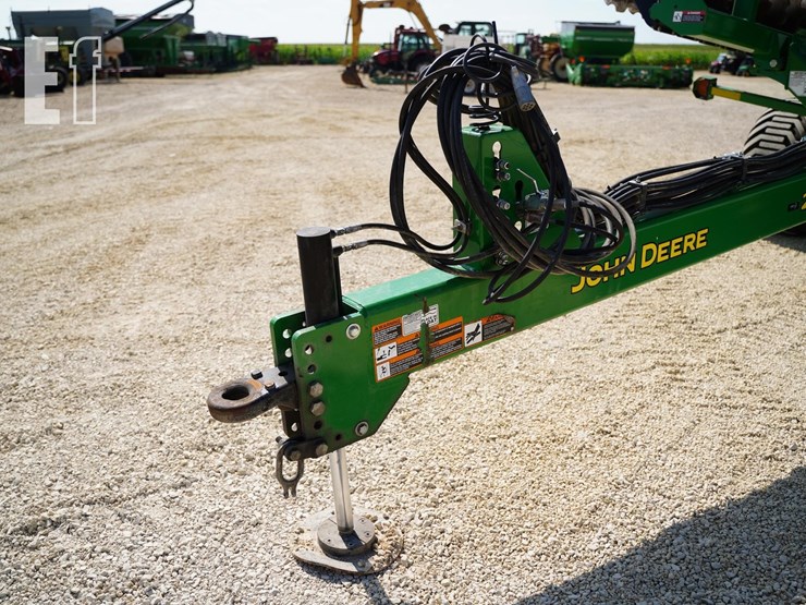 2021-john-deere-2680h-image-11