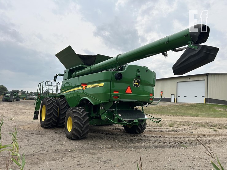 2024-john-deere-s790-image-7