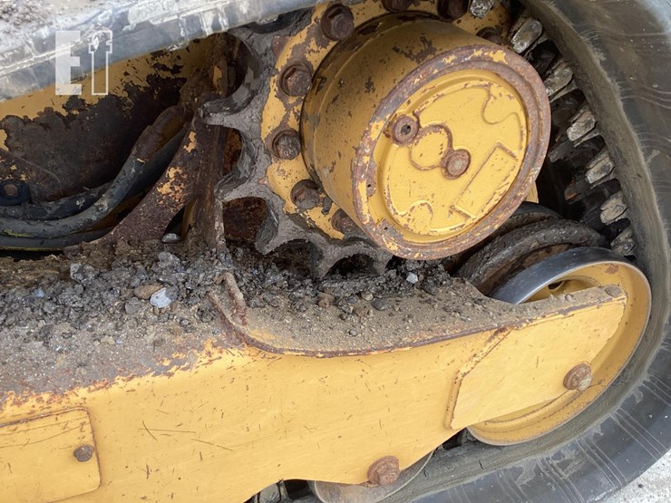 2021-caterpillar-259d3-image-12