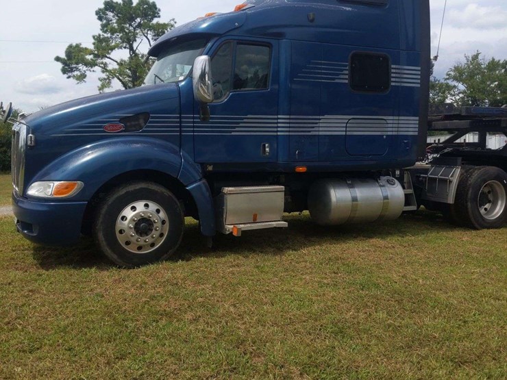 2009-peterbilt-387-image-1
