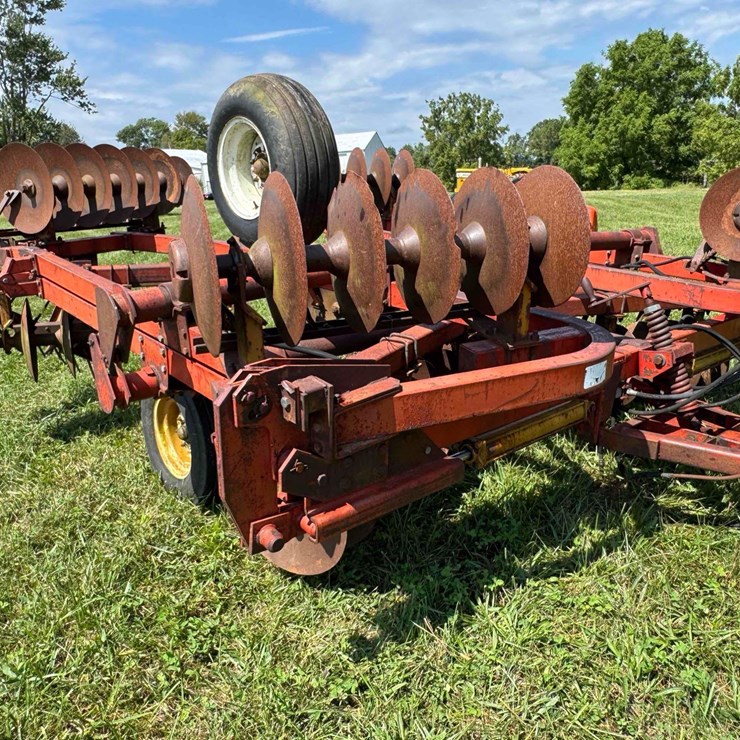 Kewanee 20’ Wing Fold Disk