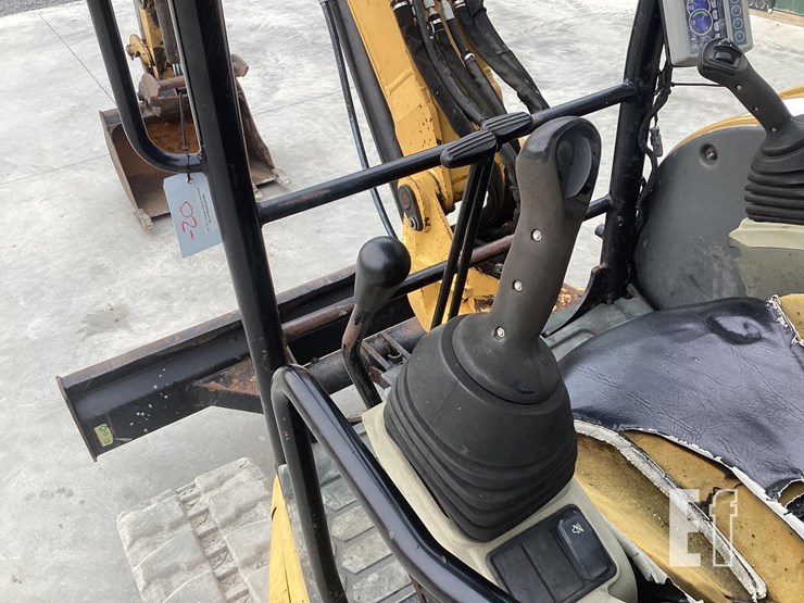 2015-caterpillar-305.5e2-cr-image-19
