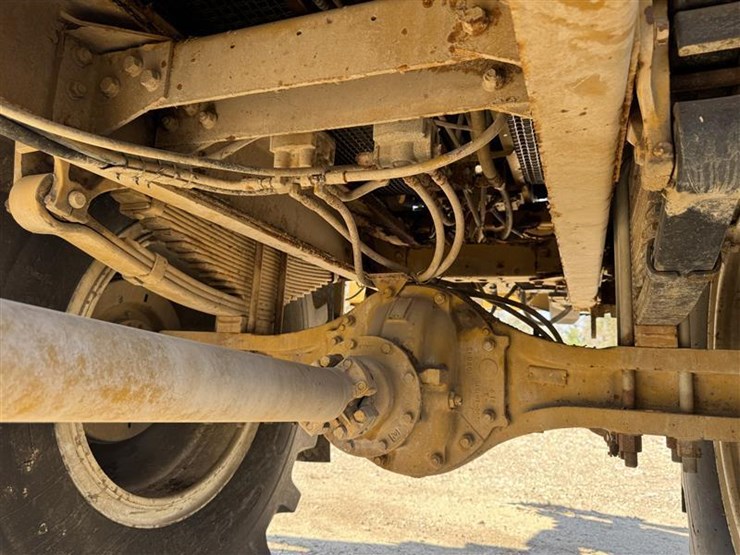 2005-john-deere-70-image-37