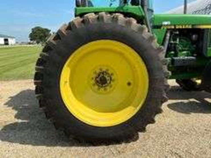 1992-john-deere-4960-image-26