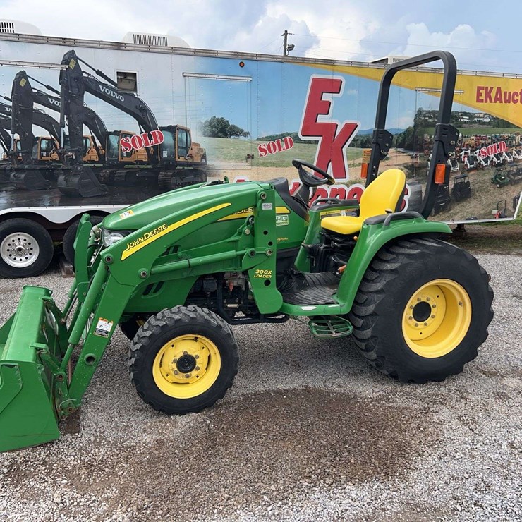 JOHN DEERE 3120