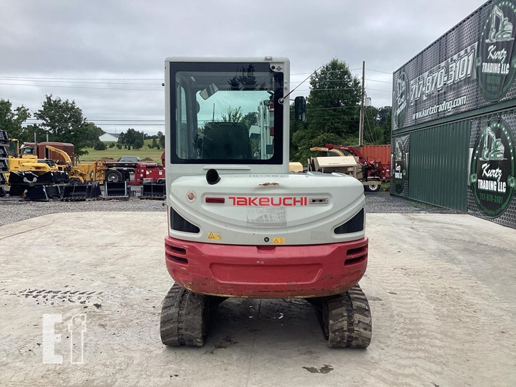 2018-takeuchi-tb240-image-3
