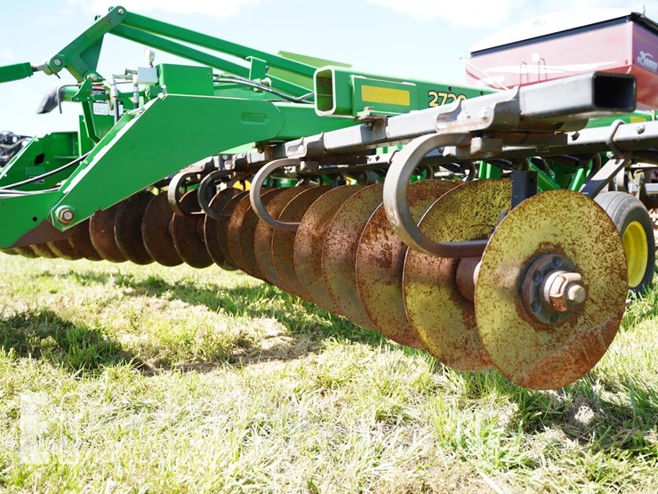 2014-john-deere-2720-image-9