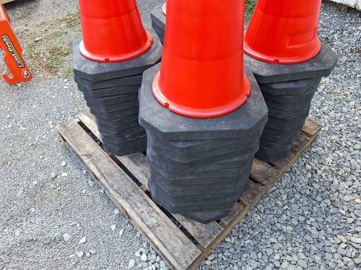 approx-(50)-unused-traffic-safety-cones-image-5