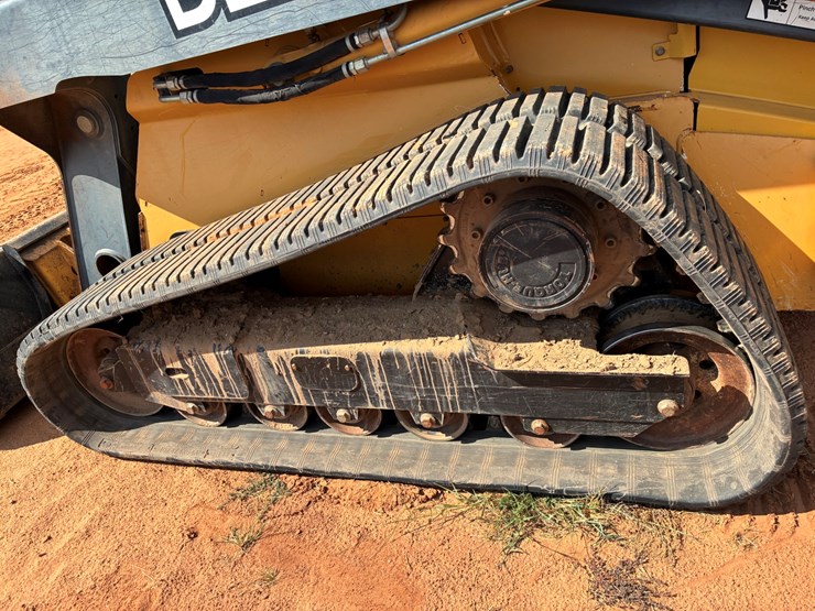 deere-333d-image-5