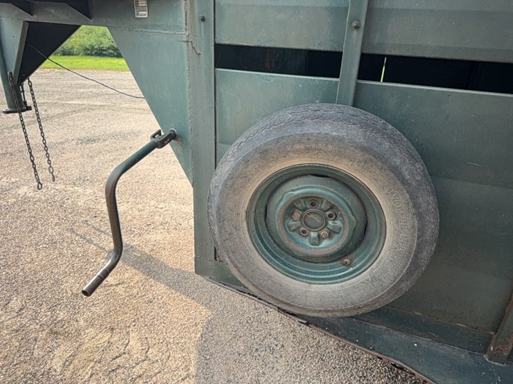 1976-stock-trailer-6’-x-16’-pen-space-+-front-storage,-fifth-wheel,-tandem-axle,-**no-title**-image-9