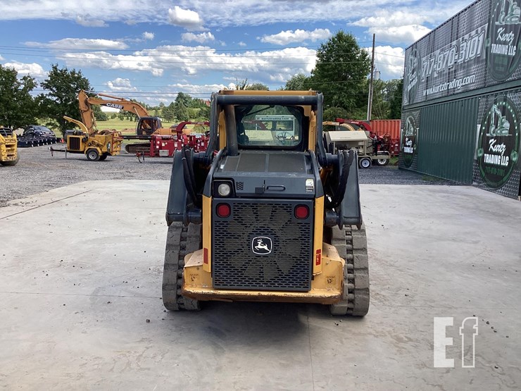 2015-deere-323e-image-3