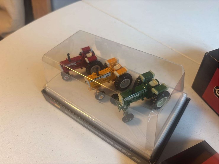 (2)-1/16-oliver-heritage-1655-+-1/64-agco-historical-set-nib-ertl-image-12