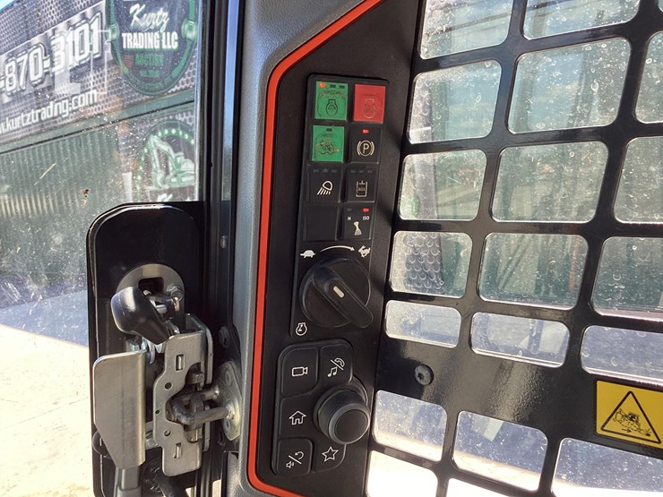2021-bobcat-s76-image-14