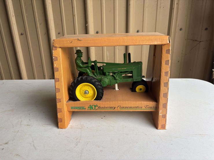 (2)-1/16-john-deere-model-60-orchard-and-model-a-nib-ertl-image-11