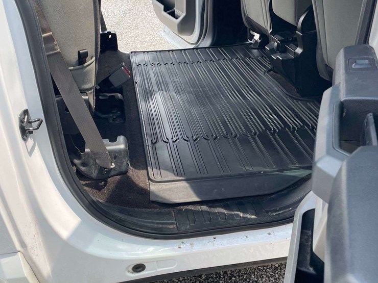 2020-ford-f150-xl-image-19