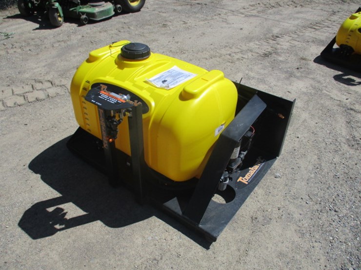 #2697-•-55-gal-tomahawk-sprayer-image-1