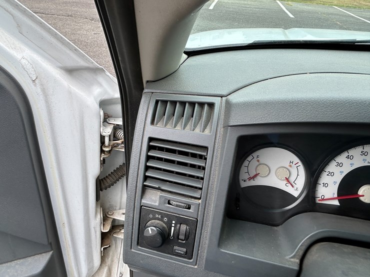 2005-dodge-dakota-image-53
