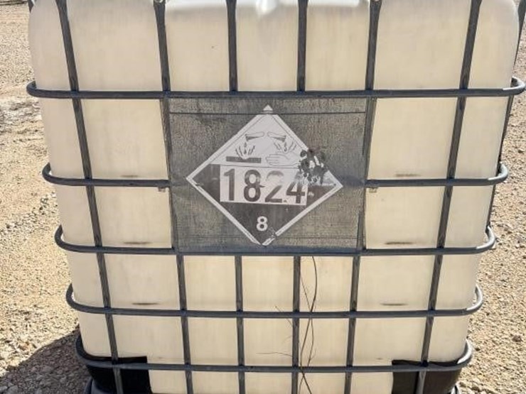 l3---water/fertilizer-tote-image-2