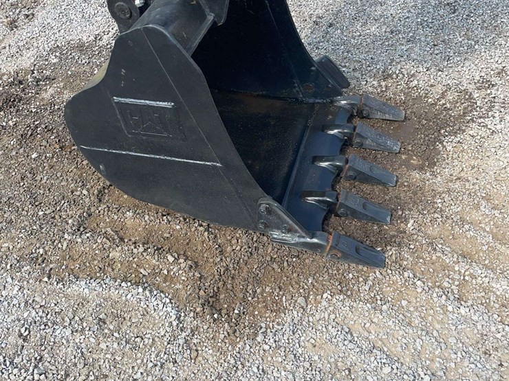 2021-caterpillar-305.5-image-11