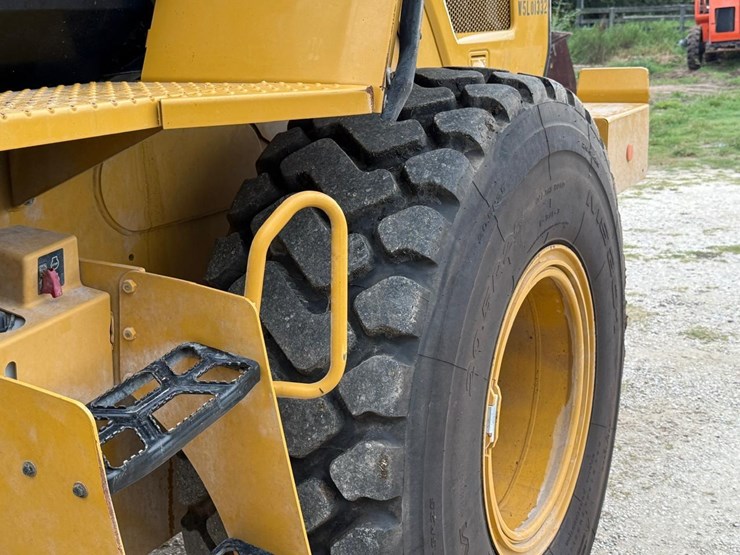 2021-caterpillar-926m-image-34