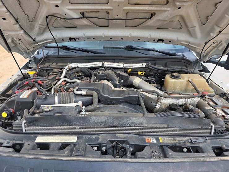 2015-ford-f550-image-15