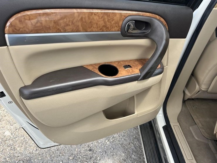 2009-buick-enclave-image-9