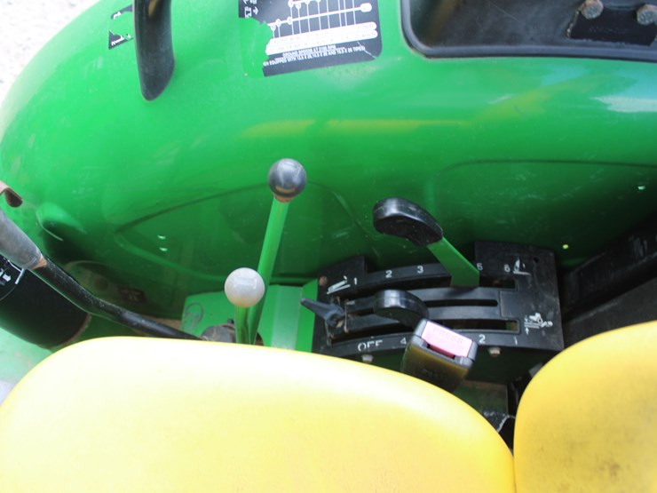 2014-john-deere-5075e-image-8