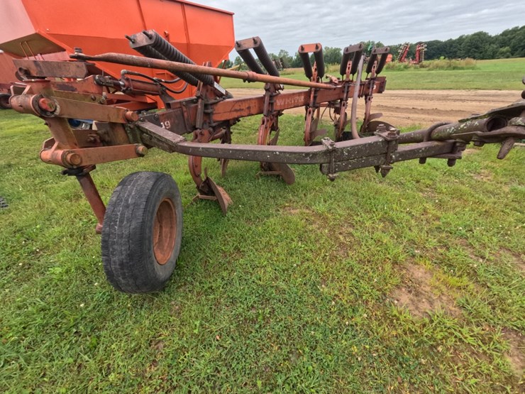 #5216-•-white-549-5-bottom-plow-image-5