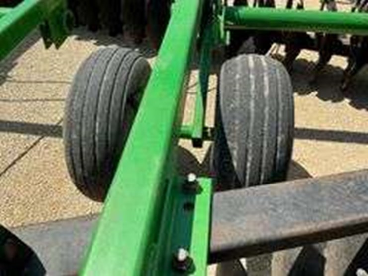 john-deere-331-image-14