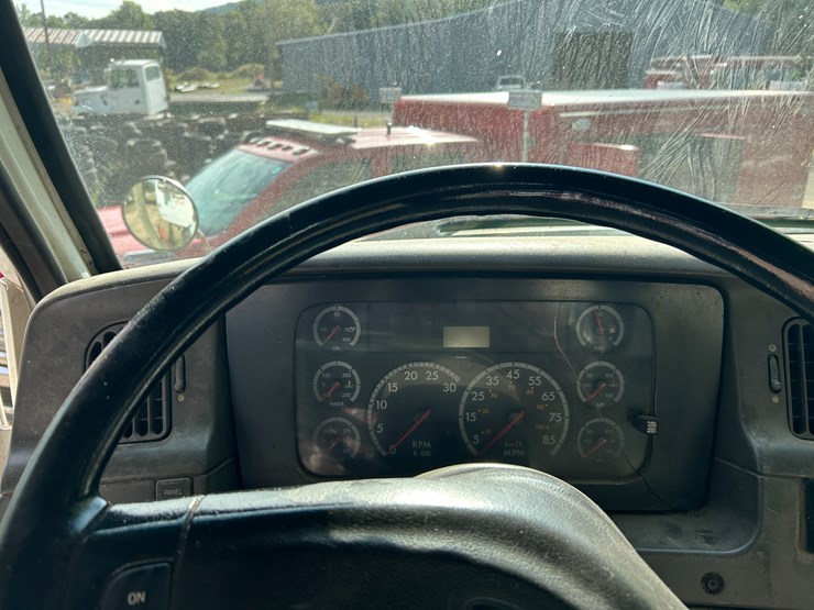 2006-sterling-l8500-image-64