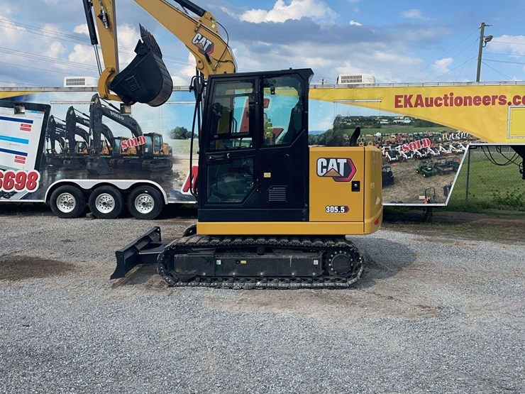 2025-caterpillar-305.5-image-3