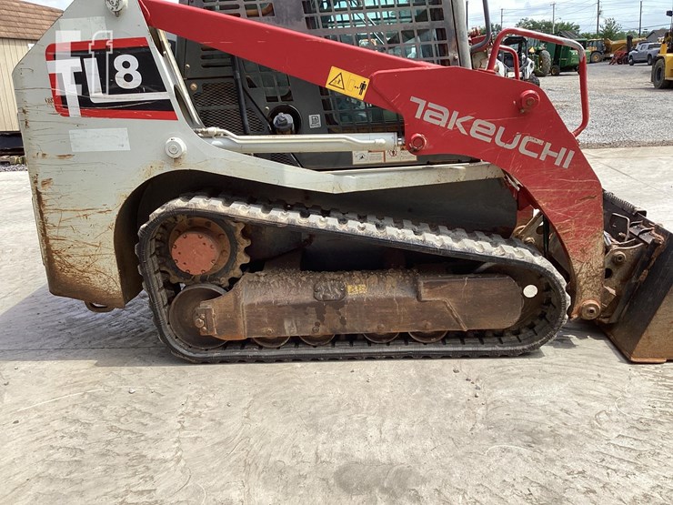 2019-takeuchi-tl8-image-7