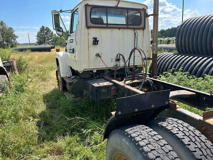 1996-ford-l9000-image-3