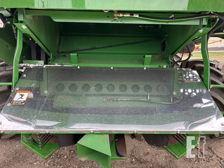2024-john-deere-s790-image-44