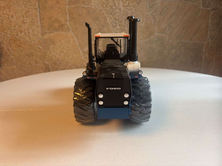 1/16-ford-fw-60-4wd-ertl-image-5