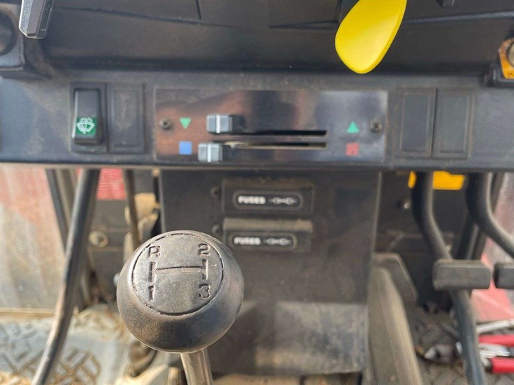 massey-ferguson-390t-image-32