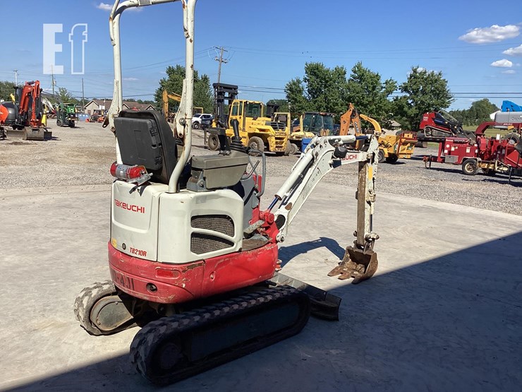 2018-takeuchi-tb210r-image-4